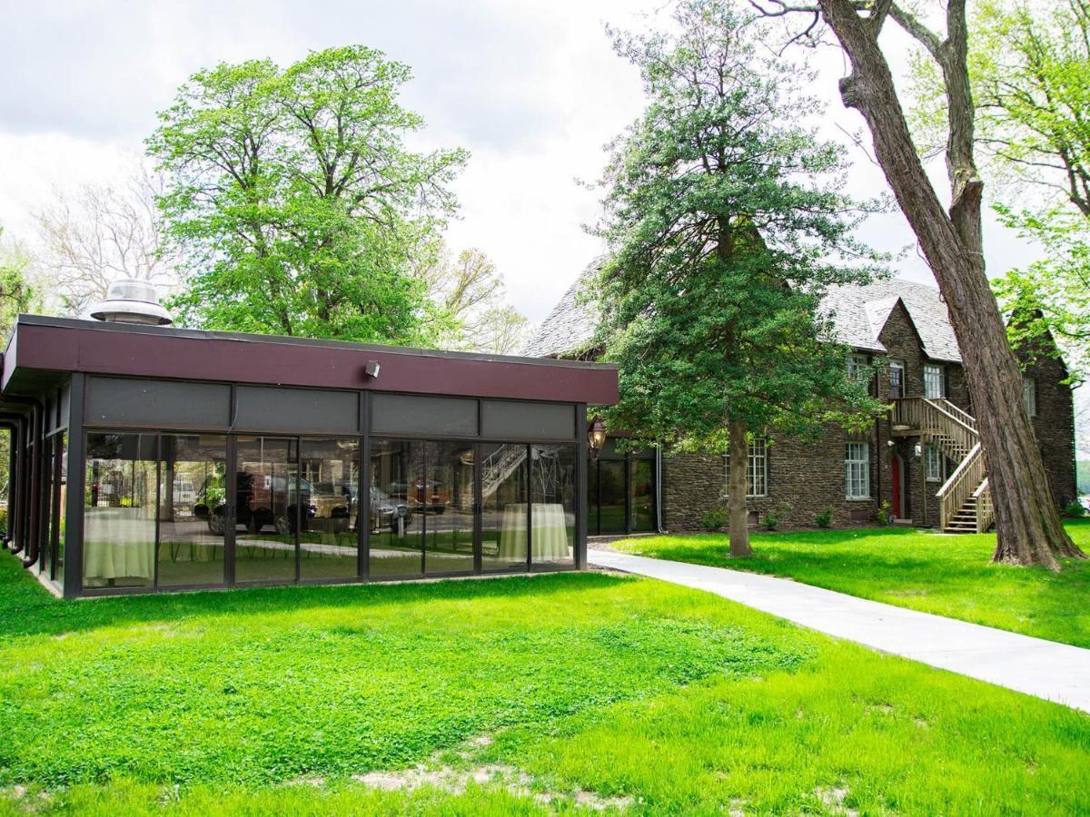 Bed and Breakfast The Manor On Front à Harrisburg Extérieur photo