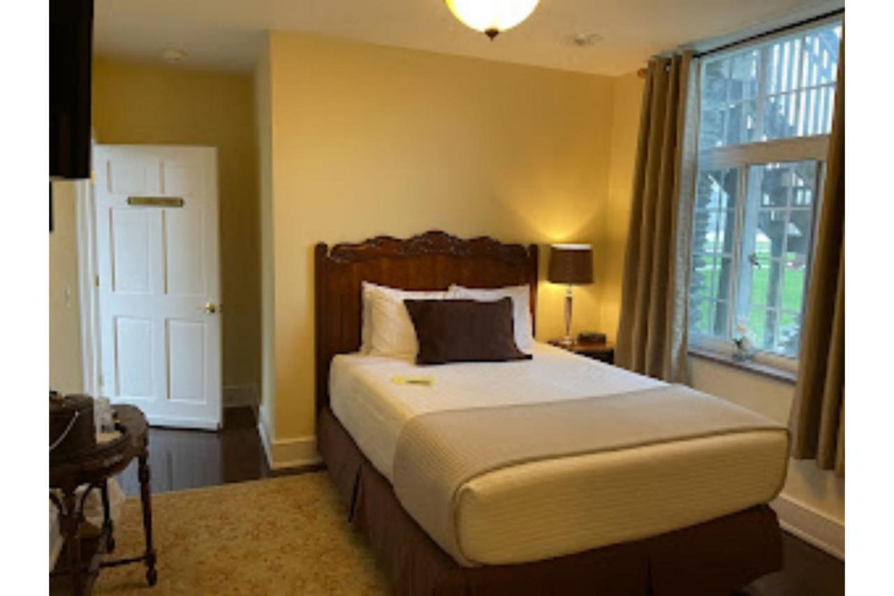 Bed and Breakfast The Manor On Front à Harrisburg Chambre photo