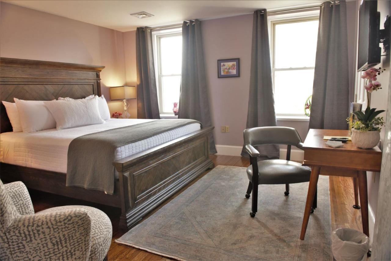 Bed and Breakfast The Manor On Front à Harrisburg Chambre photo